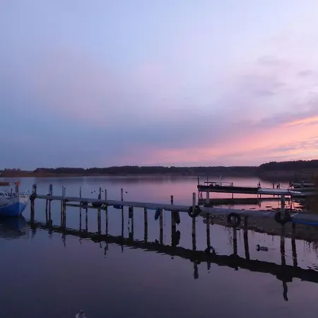 Дом отдыха Familiennest Am Mueritzsee Mit Kamin & Sauna Sietow Dorf